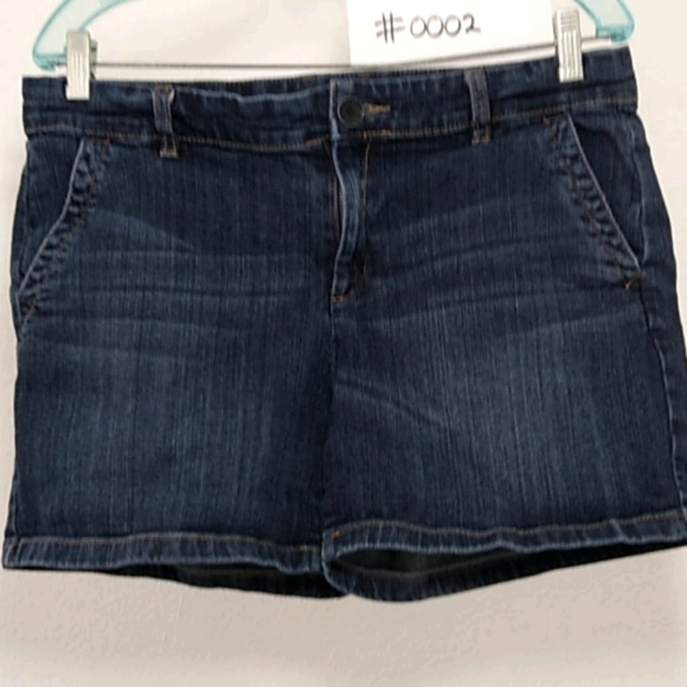 Liz Claiborne woman's classic denim shorts size 12